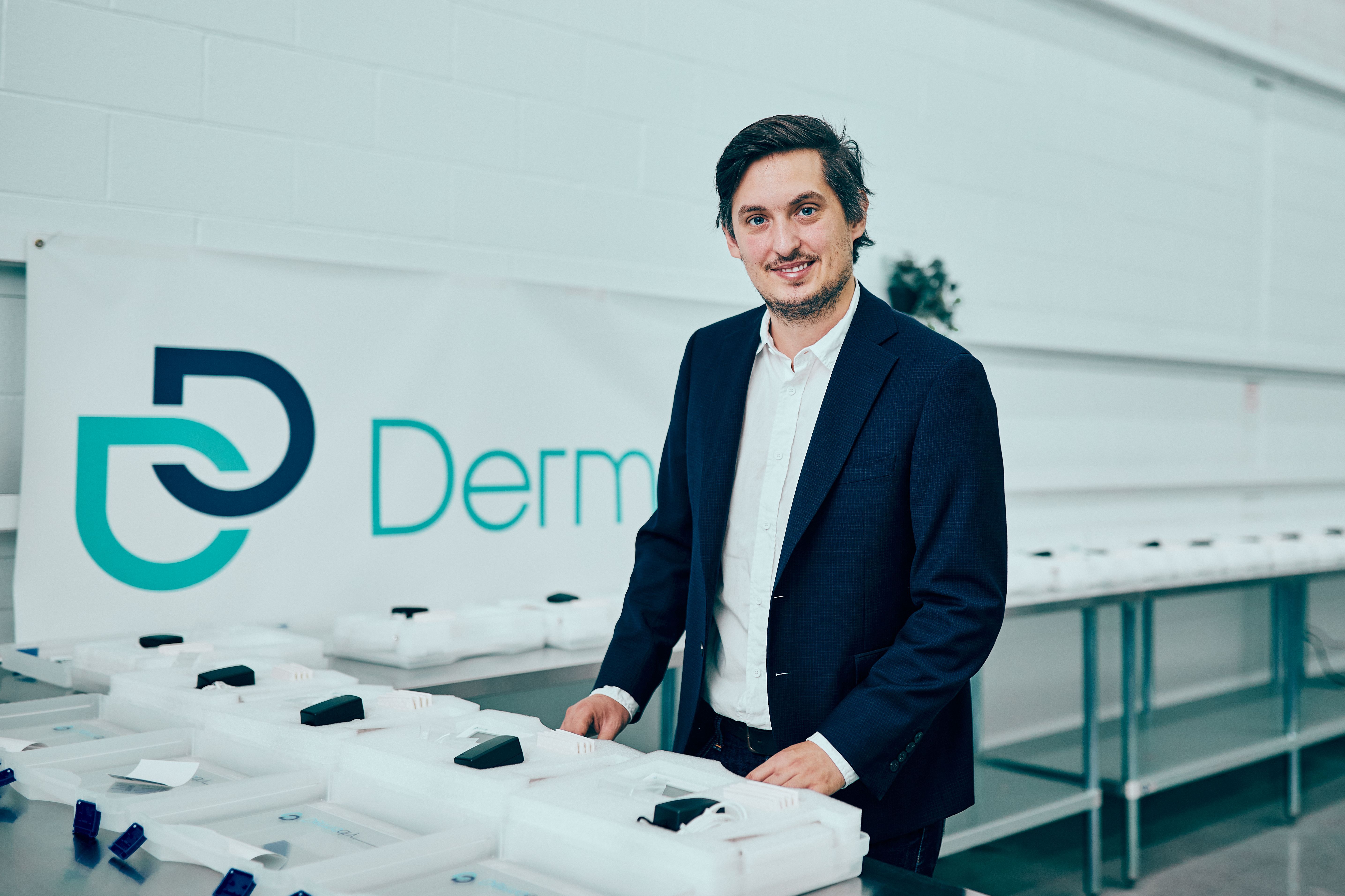 CE DERMADRY 2021 1 LR